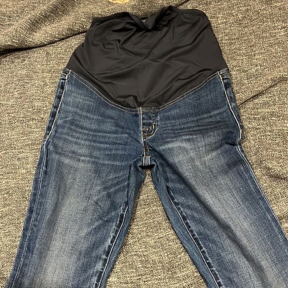 Madewell Maternity Over-the-Belly Skinny Jeans in Danny Wash: TENCEL™ Denim - Picture 4 of 4